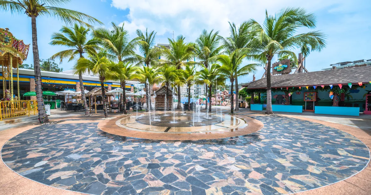 The refreshing atmosphere of Splash Jungle Water Park